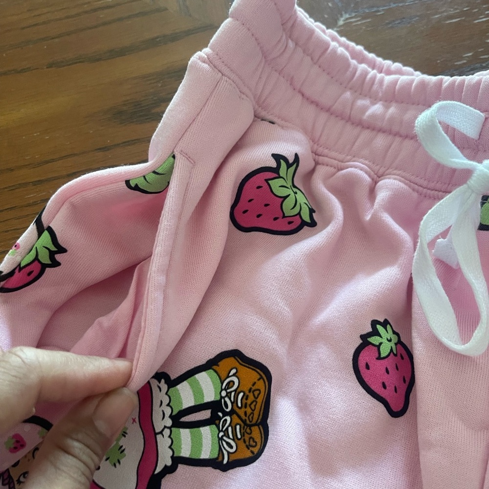 XS Pink Strawberry Shortcake Graphic Sweatpants - Picture 6 of 7